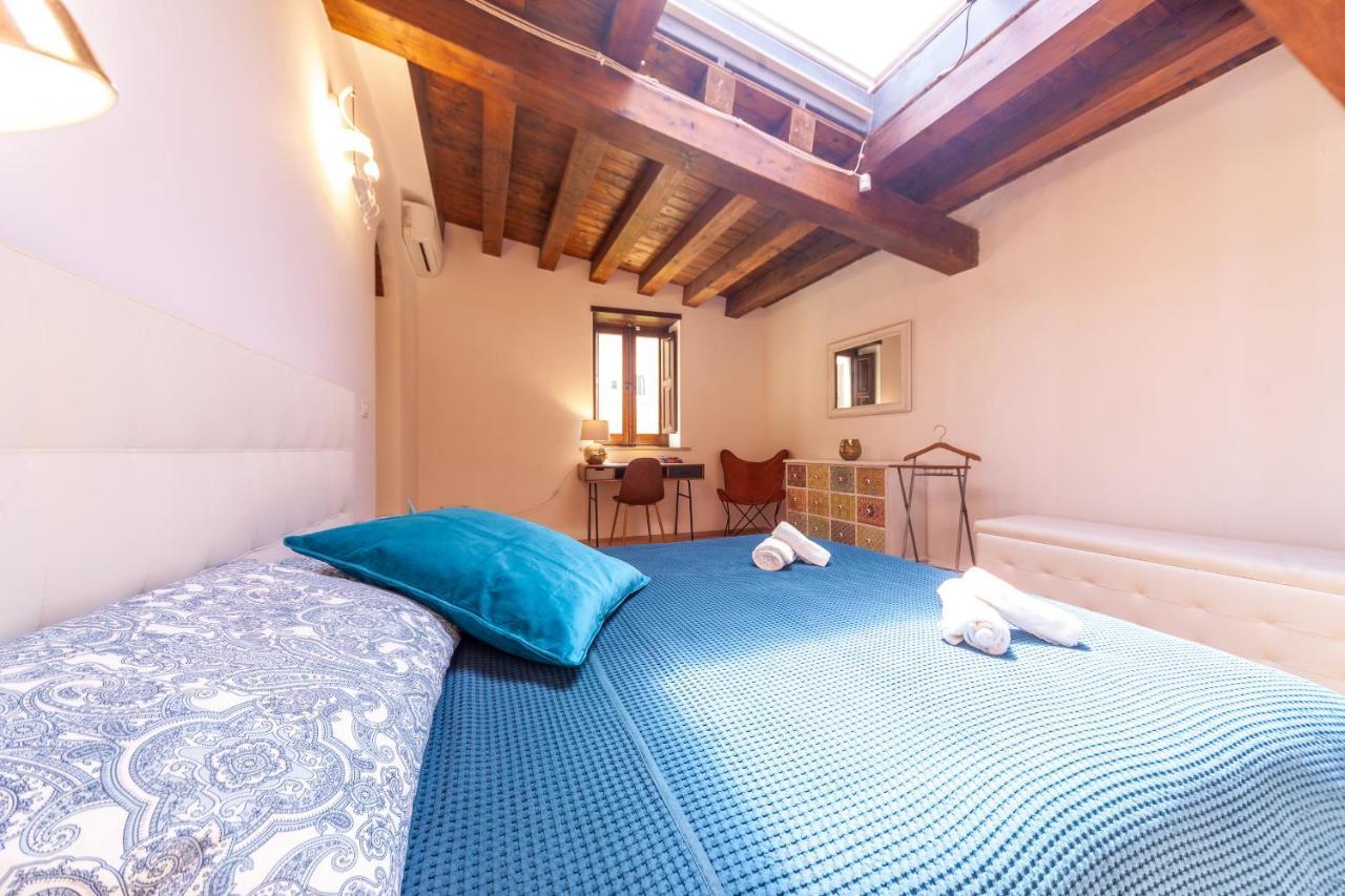 Vakalu-Piazza Duomo Charming Apartment Сиракузы Экстерьер фото