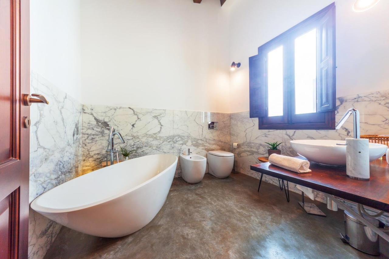 Vakalu-Piazza Duomo Charming Apartment Сиракузы Экстерьер фото