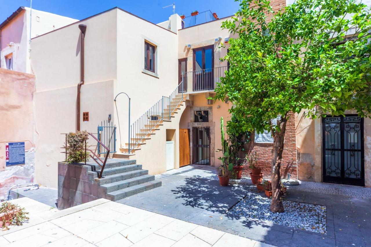Vakalu-Piazza Duomo Charming Apartment Сиракузы Экстерьер фото